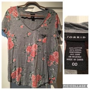 Torrid floral v neck T-shirt (Size 00=M/L, 10)